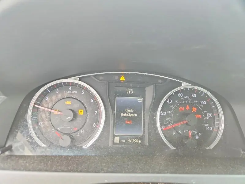 2017 TOYOTA CAMRY SE  