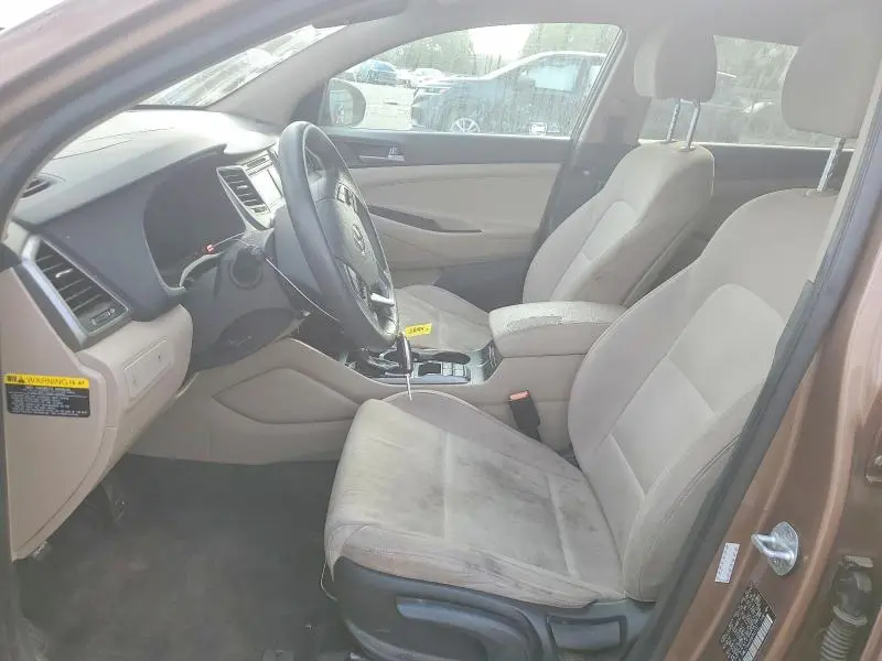 2017 HYUNDAI TUCSON SE  
