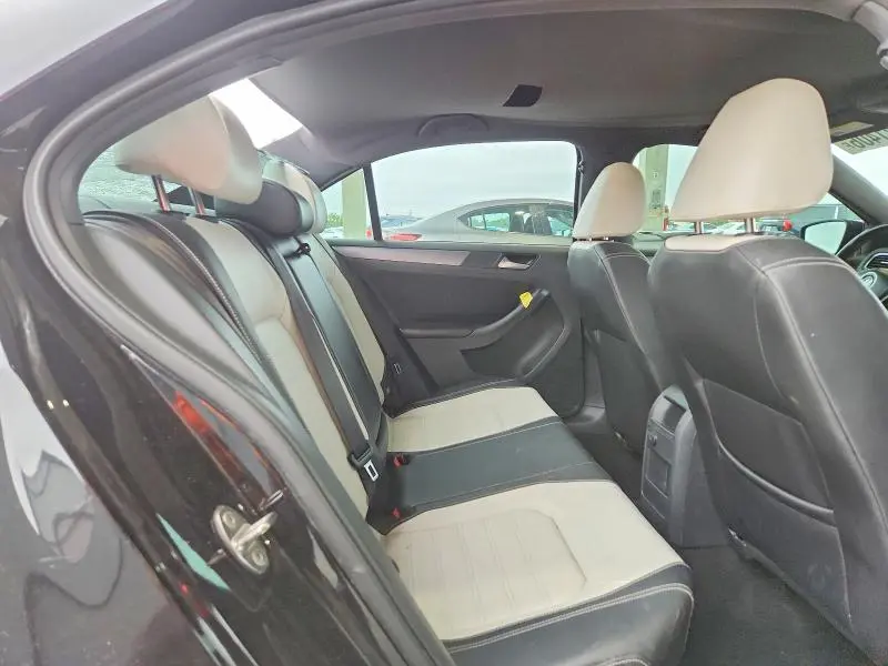 2016 VOLKSWAGEN JETTA SPORT  