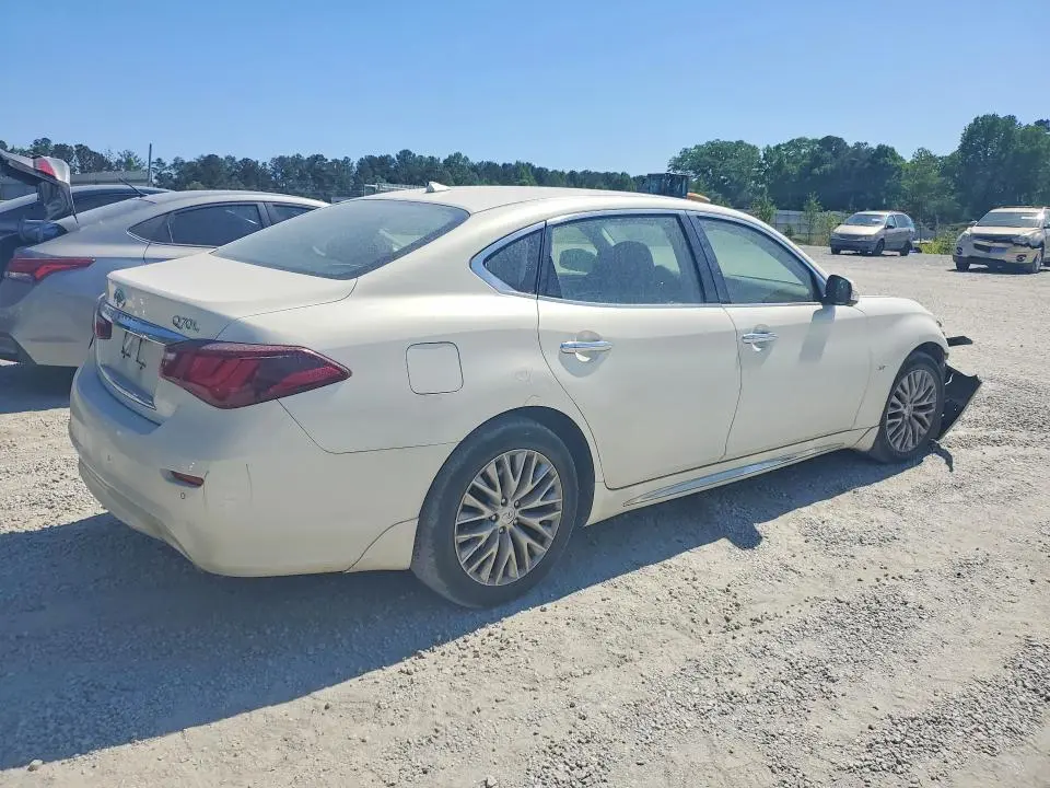 2015 INFINITI Q70L 3.7  