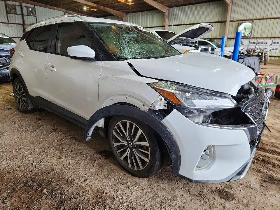 2021 NISSAN KICKS SV  
