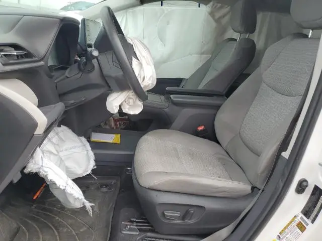 2024 TOYOTA SIENNA LE  