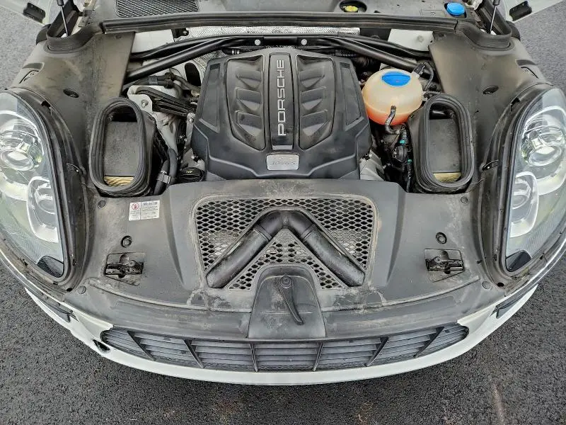 2016 PORSCHE MACAN S  