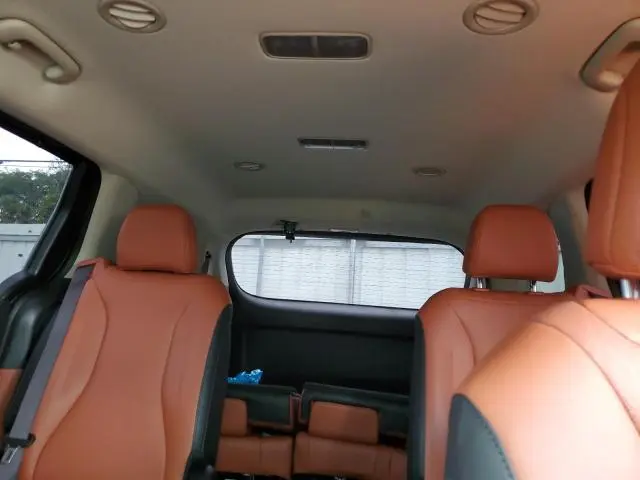 2025 KIA CARNIVAL EX  