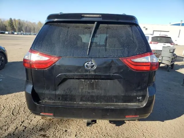 2015 TOYOTA SIENNA LE  