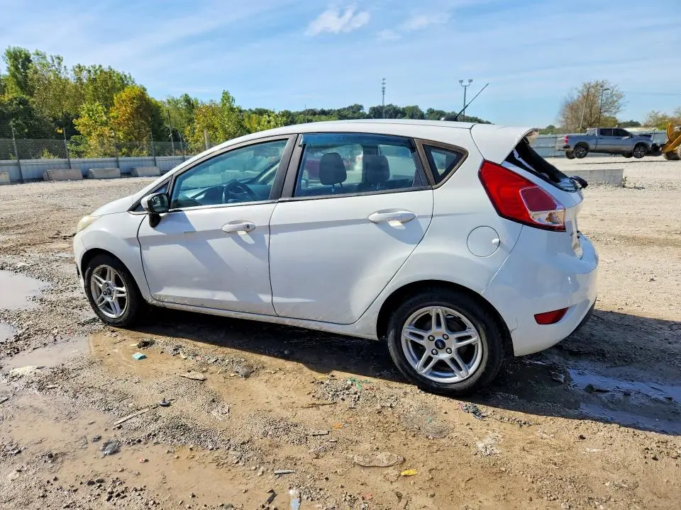 2017 FORD FIESTA SE  