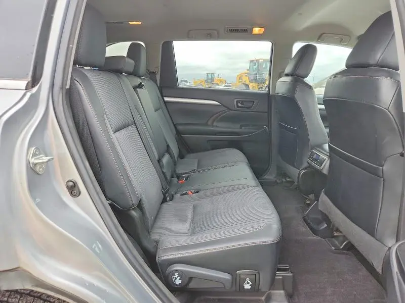 2015 TOYOTA HIGHLANDER LE PLUS  