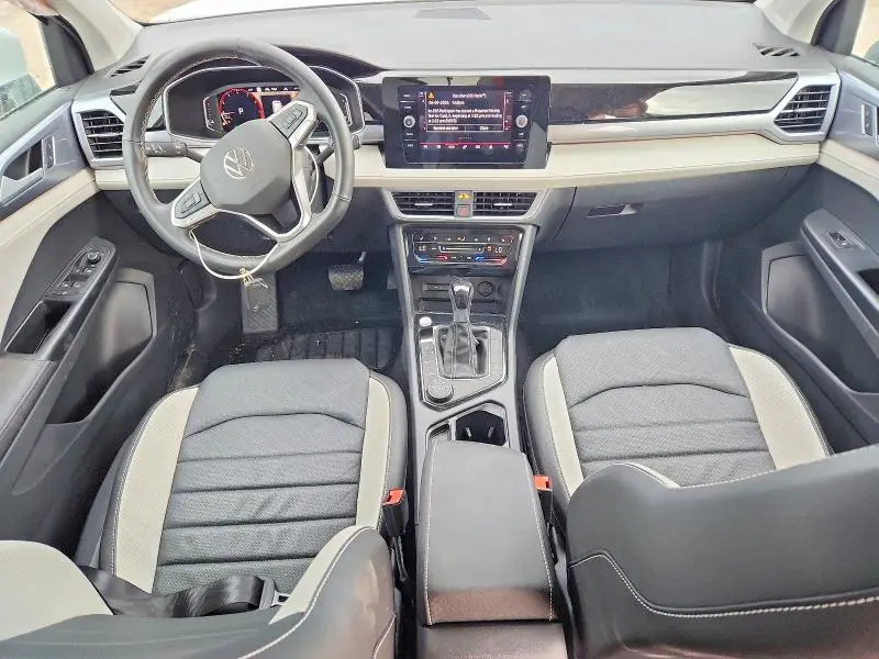2025 VOLKSWAGEN TAOS SEL  