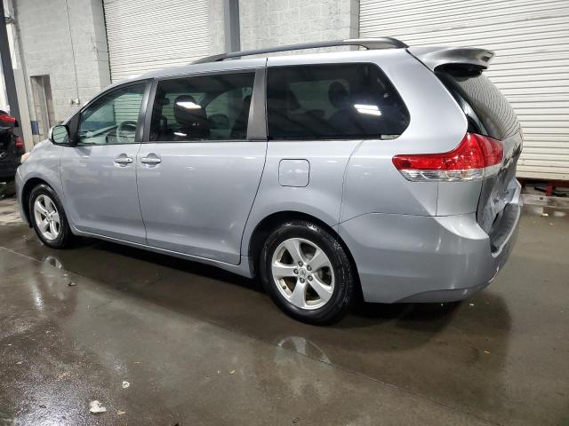 2013 TOYOTA SIENNA LE