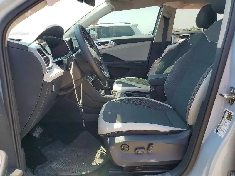 2025 VOLKSWAGEN TAOS SE  