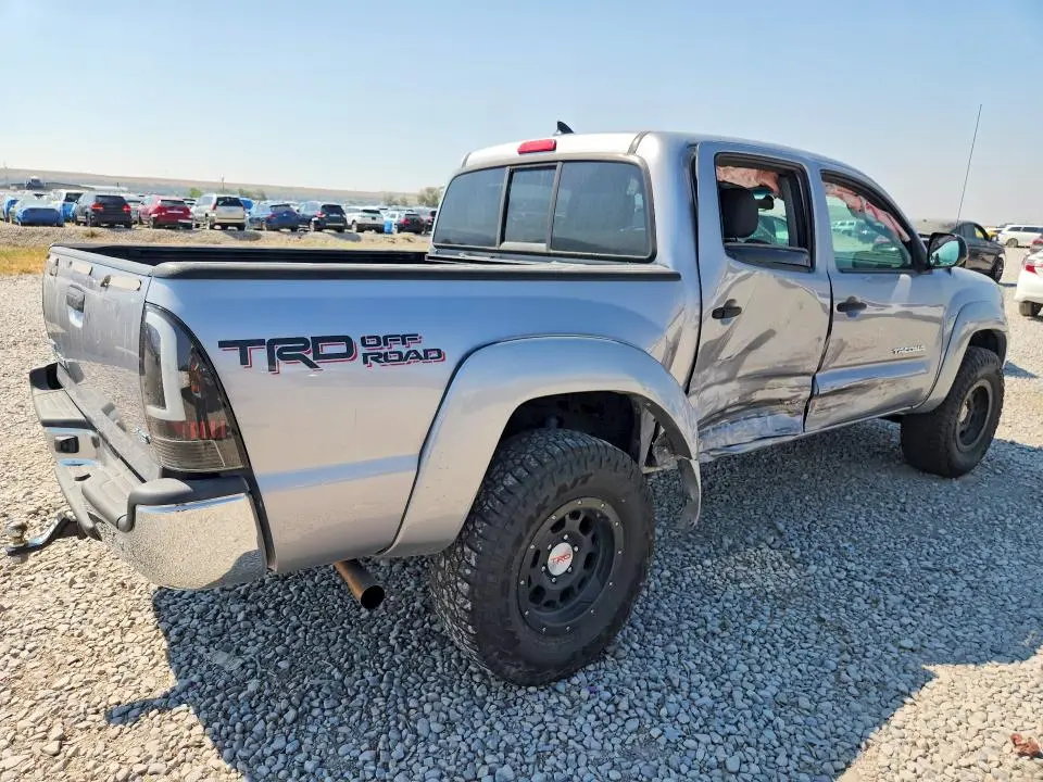 2015 TOYOTA TACOMA V6  