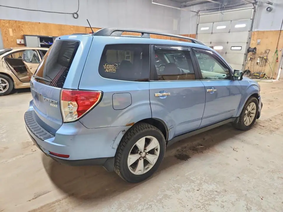 2011 SUBARU FORESTER 2.5X PREMIUM  