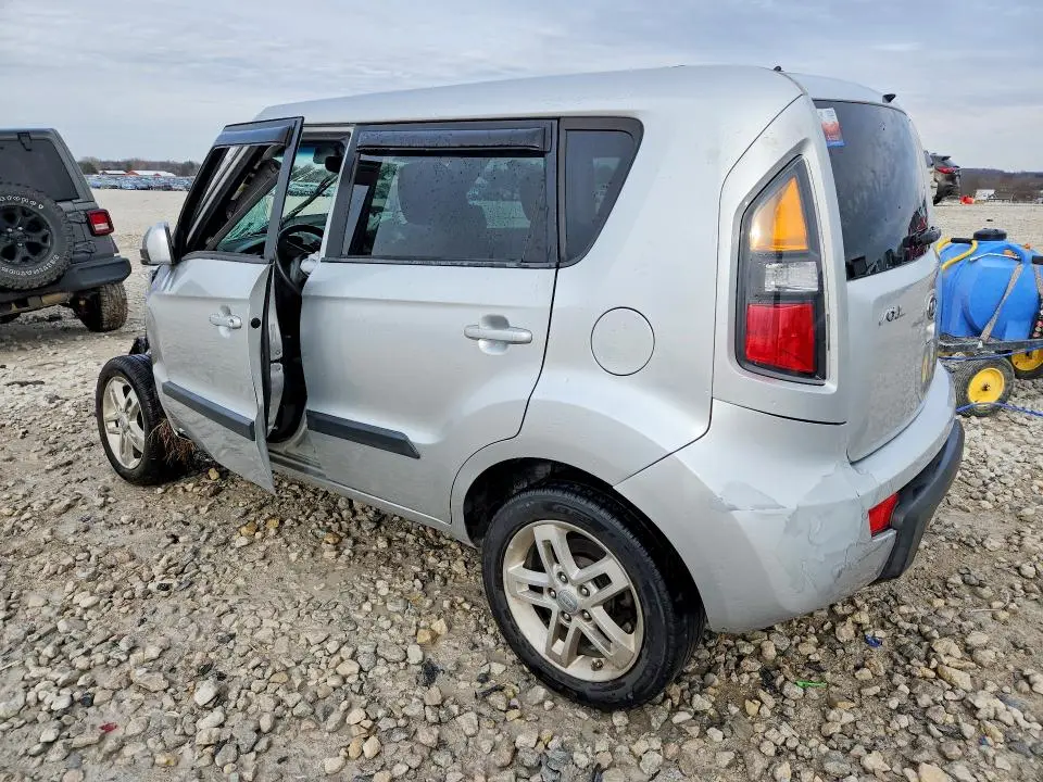2011 KIA SOUL +  