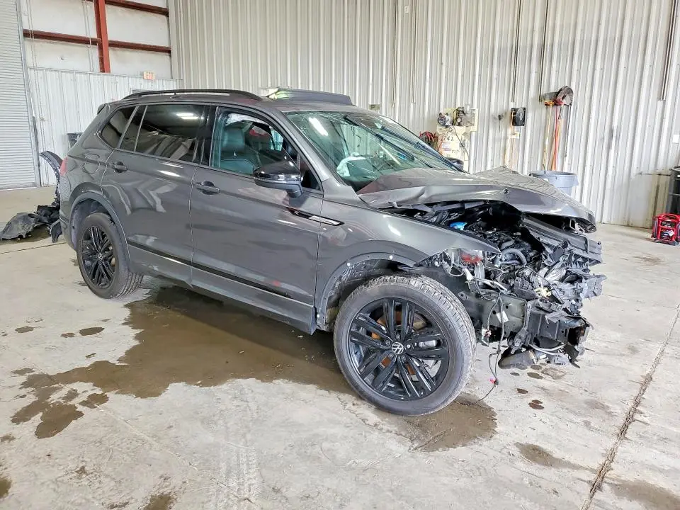 2022 VOLKSWAGEN TIGUAN SE R-LINE BLACK  