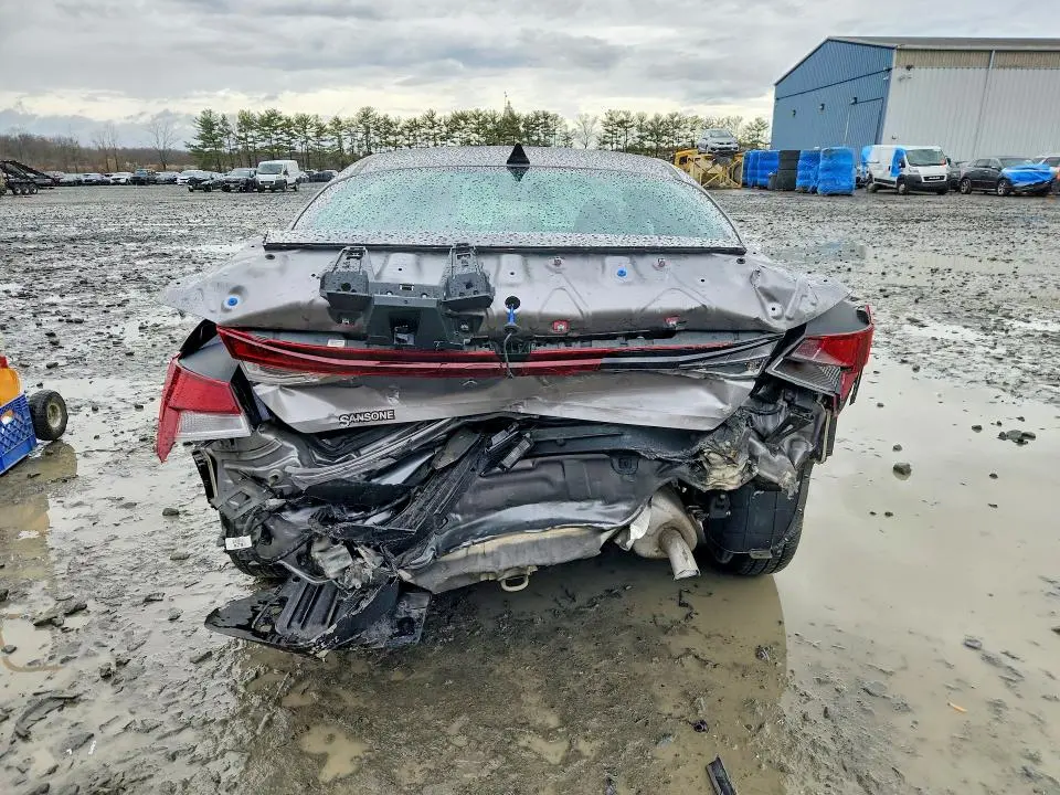 2022 HYUNDAI ELANTRA SE  