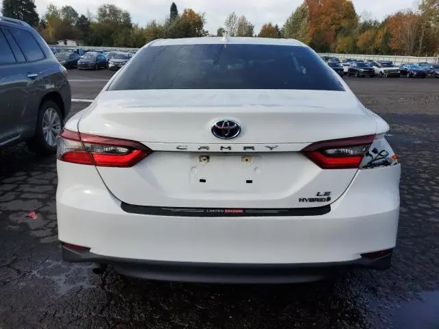 2022 TOYOTA CAMRY LE  