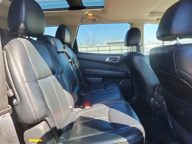 2017 NISSAN PATHFINDER SL  