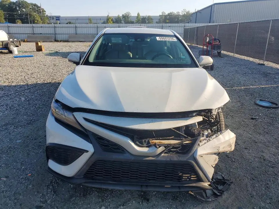 2022 TOYOTA CAMRY SE  