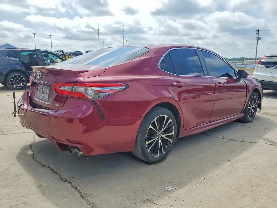 2018 TOYOTA CAMRY SE  
