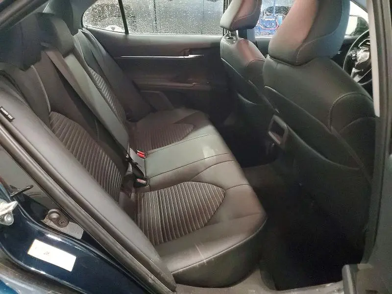 2018 TOYOTA CAMRY SE  