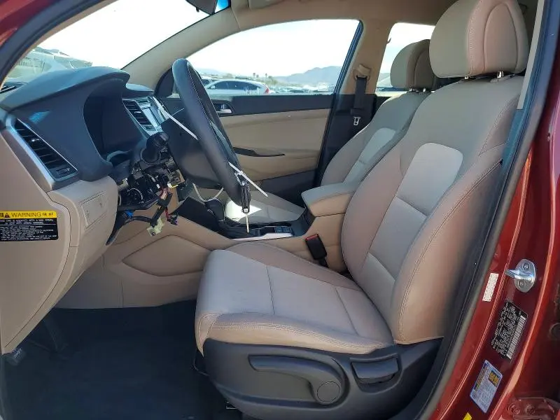 2017 HYUNDAI TUCSON SE  