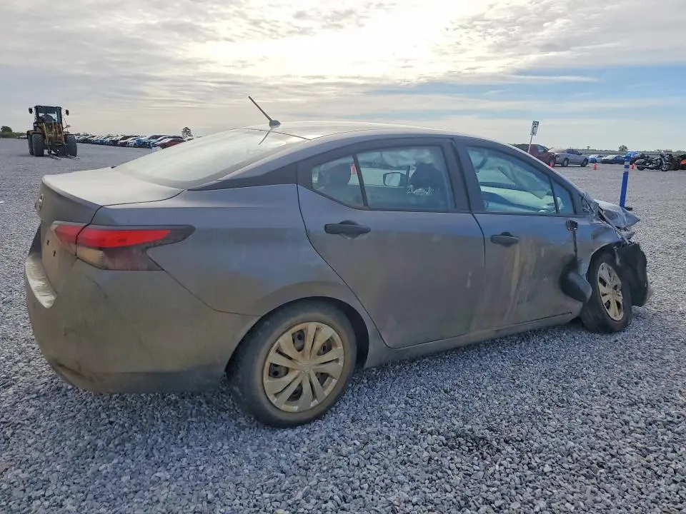 2022 NISSAN VERSA S  