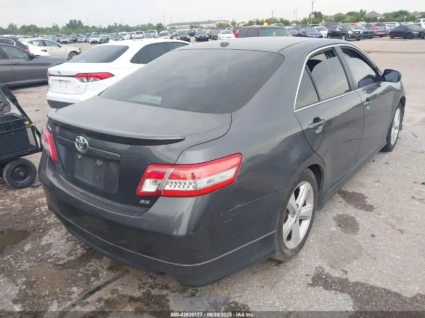 2011 TOYOTA CAMRY SE