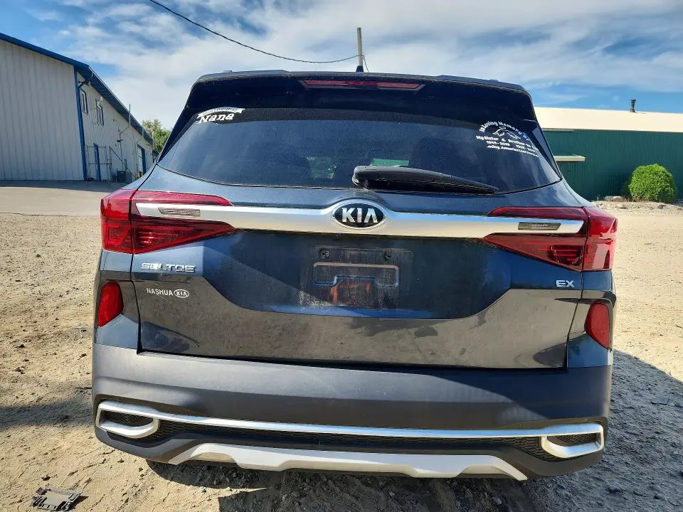 2021 KIA SELTOS EX  