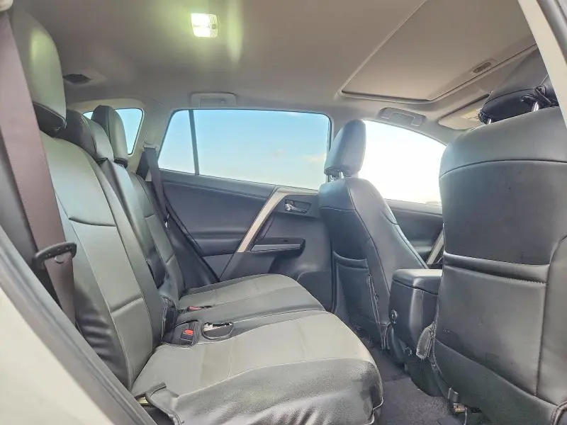 2017 TOYOTA RAV4 XLE  