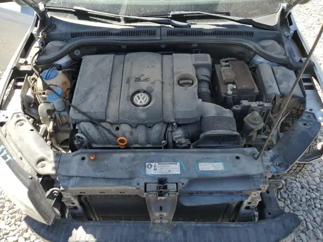 2013 VOLKSWAGEN JETTA SE  