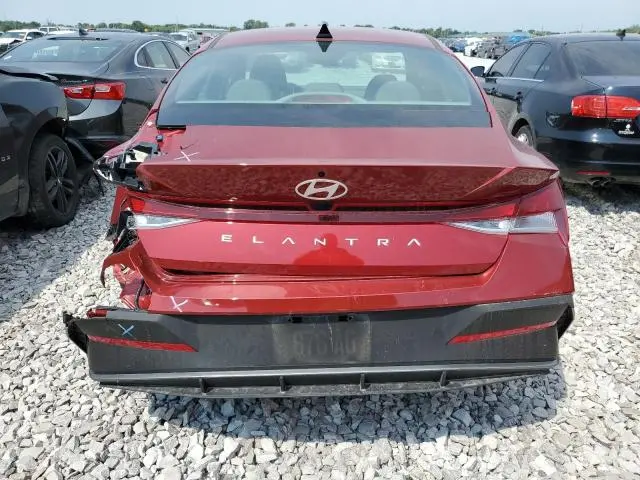 2025 HYUNDAI ELANTRA SE  