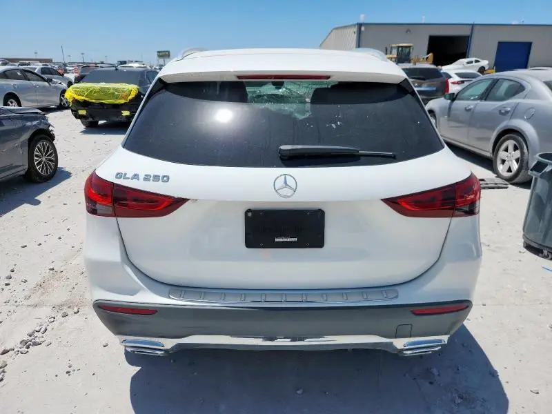 2021 MERCEDES-BENZ GLA 250  