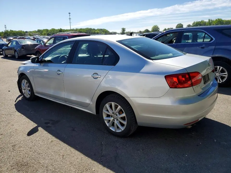 2011 VOLKSWAGEN JETTA SE  