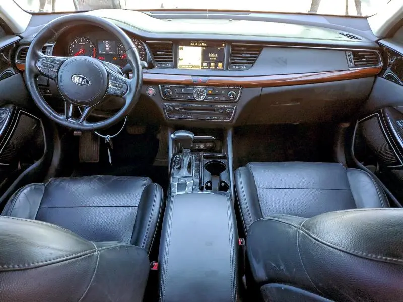 2017 KIA CADENZA PREMIUM  