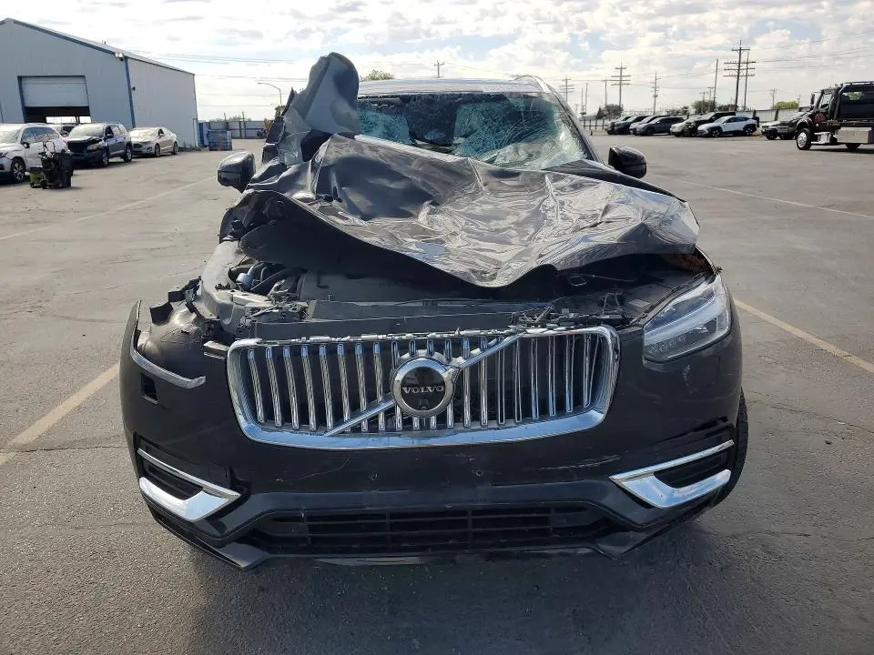 2024 VOLVO XC90 PLUS  