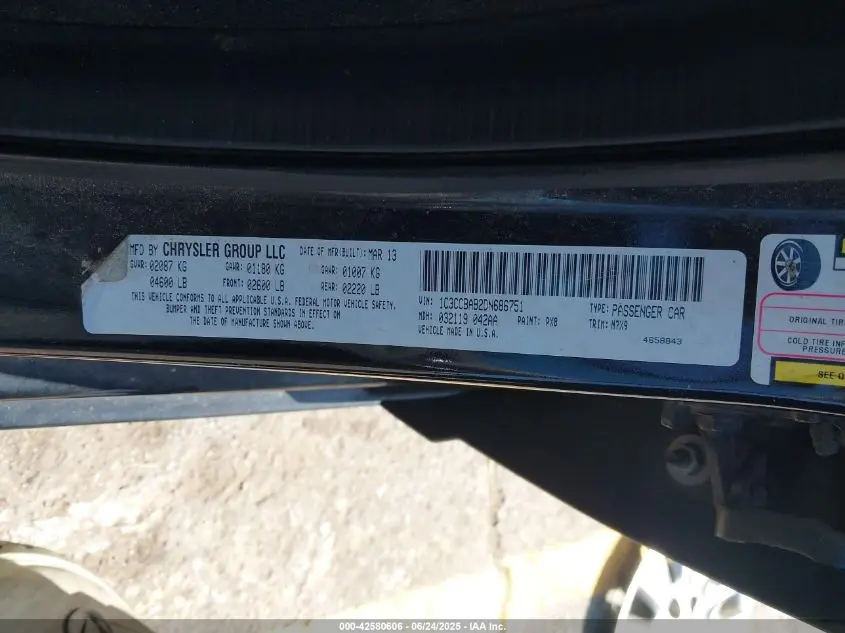 2013 CHRYSLER 200 LX