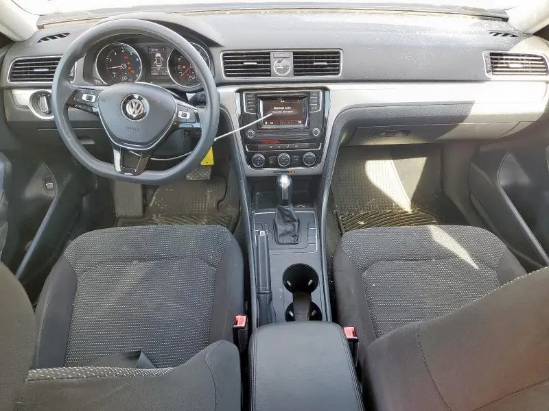 2017 VOLKSWAGEN PASSAT S  