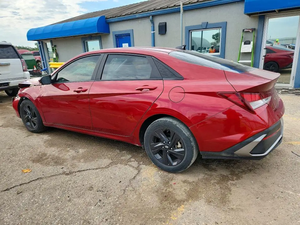 2024 HYUNDAI ELANTRA SEL  