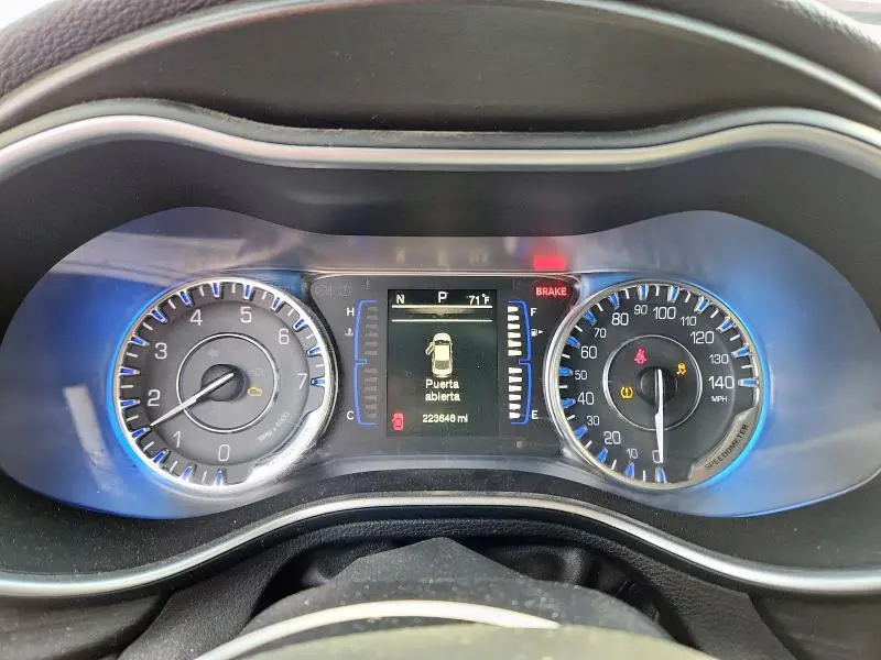 2015 CHRYSLER 200 LIMITED  