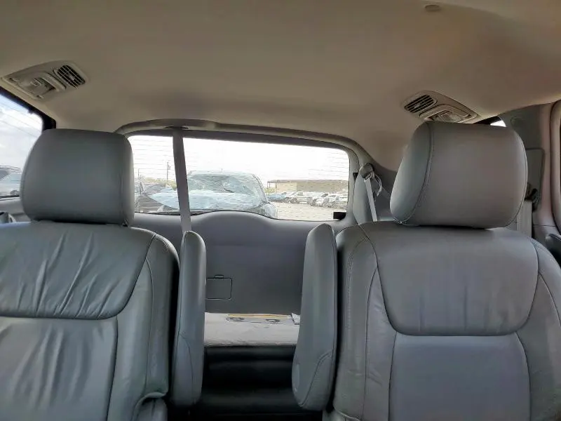 2010 TOYOTA SIENNA XLE  