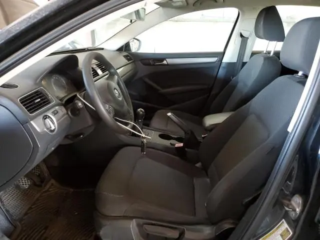 2012 VOLKSWAGEN PASSAT S  