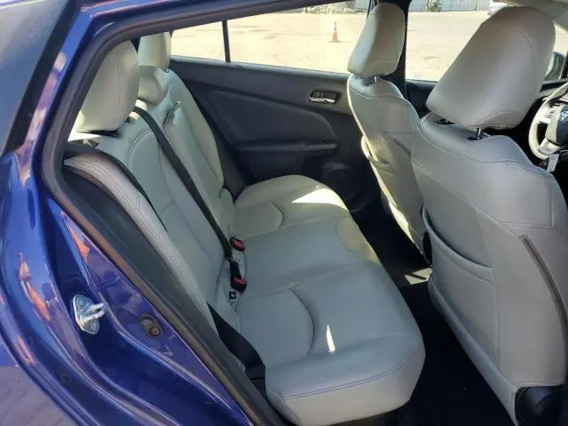 2016 TOYOTA PRIUS   