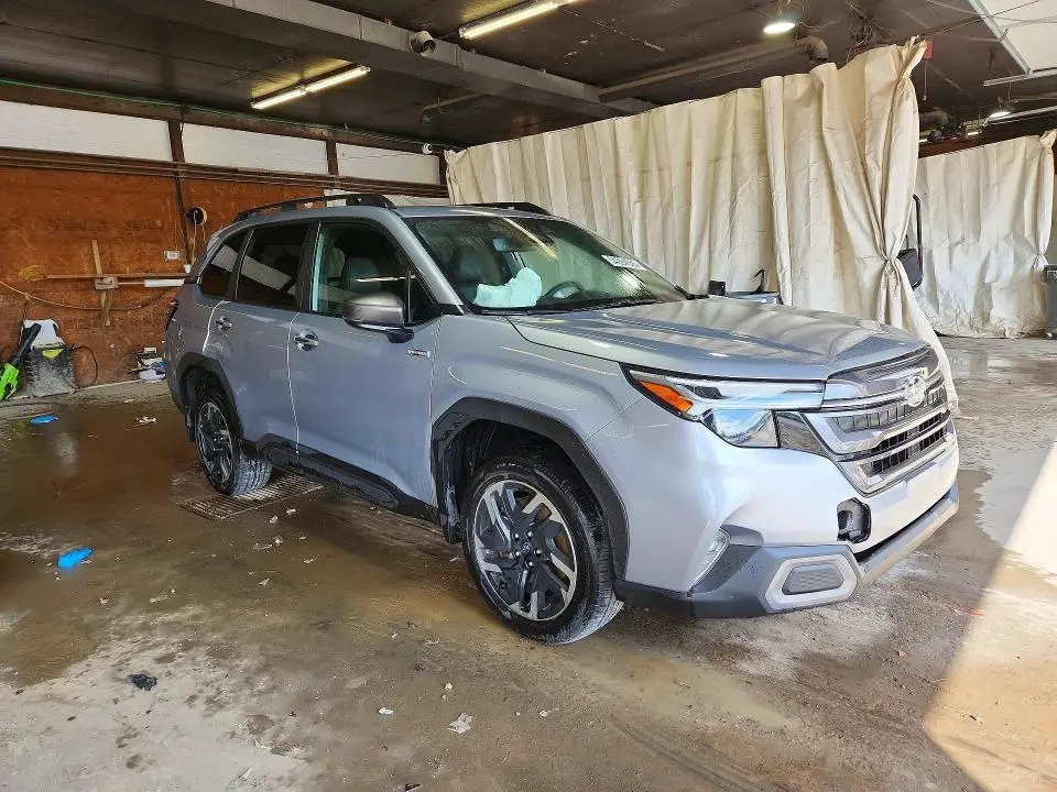 2025 SUBARU FORESTER LIMITED  