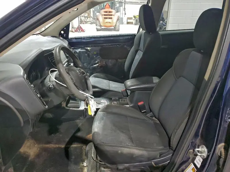 2020 MITSUBISHI OUTLANDER SE  