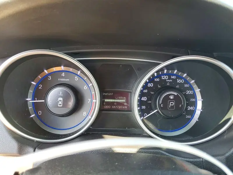 2011 HYUNDAI SONATA SE  