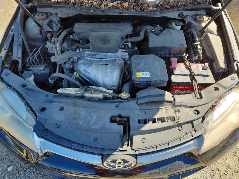 2015 TOYOTA CAMRY SE  