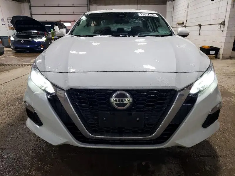 2022 NISSAN ALTIMA SV  