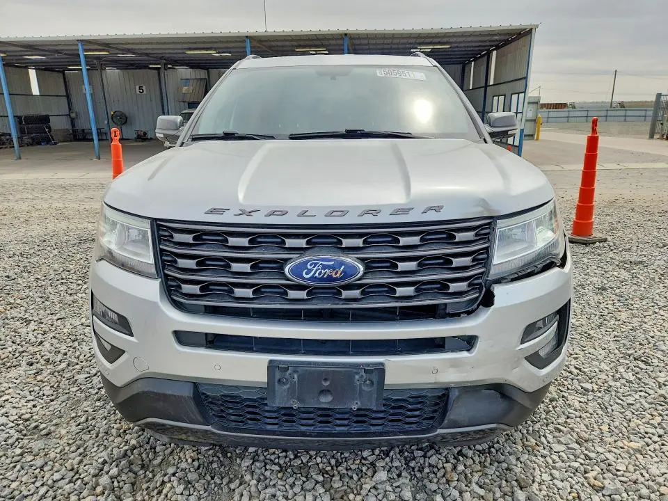 2017 FORD EXPLORER XLT  