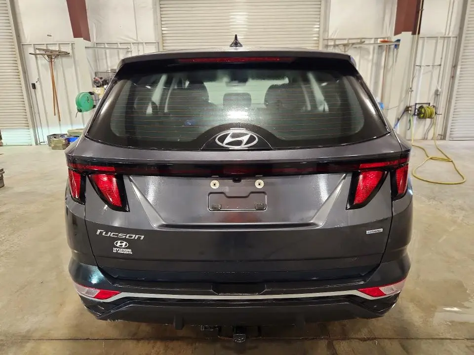 2022 HYUNDAI TUCSON SE  