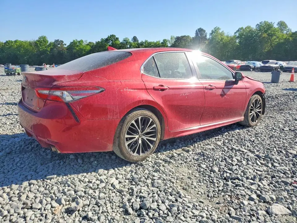 2019 TOYOTA CAMRY SE  